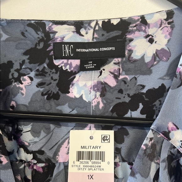 RT: $80 INC International Concepts surplice long sleeve Blouse Blue Floral Sz 1X - Picture 4 of 11